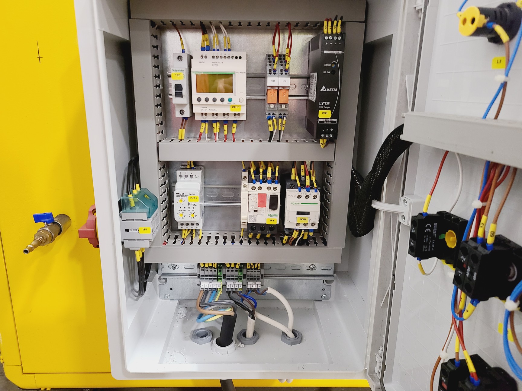 Image of Vodex HCM Series Grinding & Welding Workbench Model UAS®-HCM-102-F