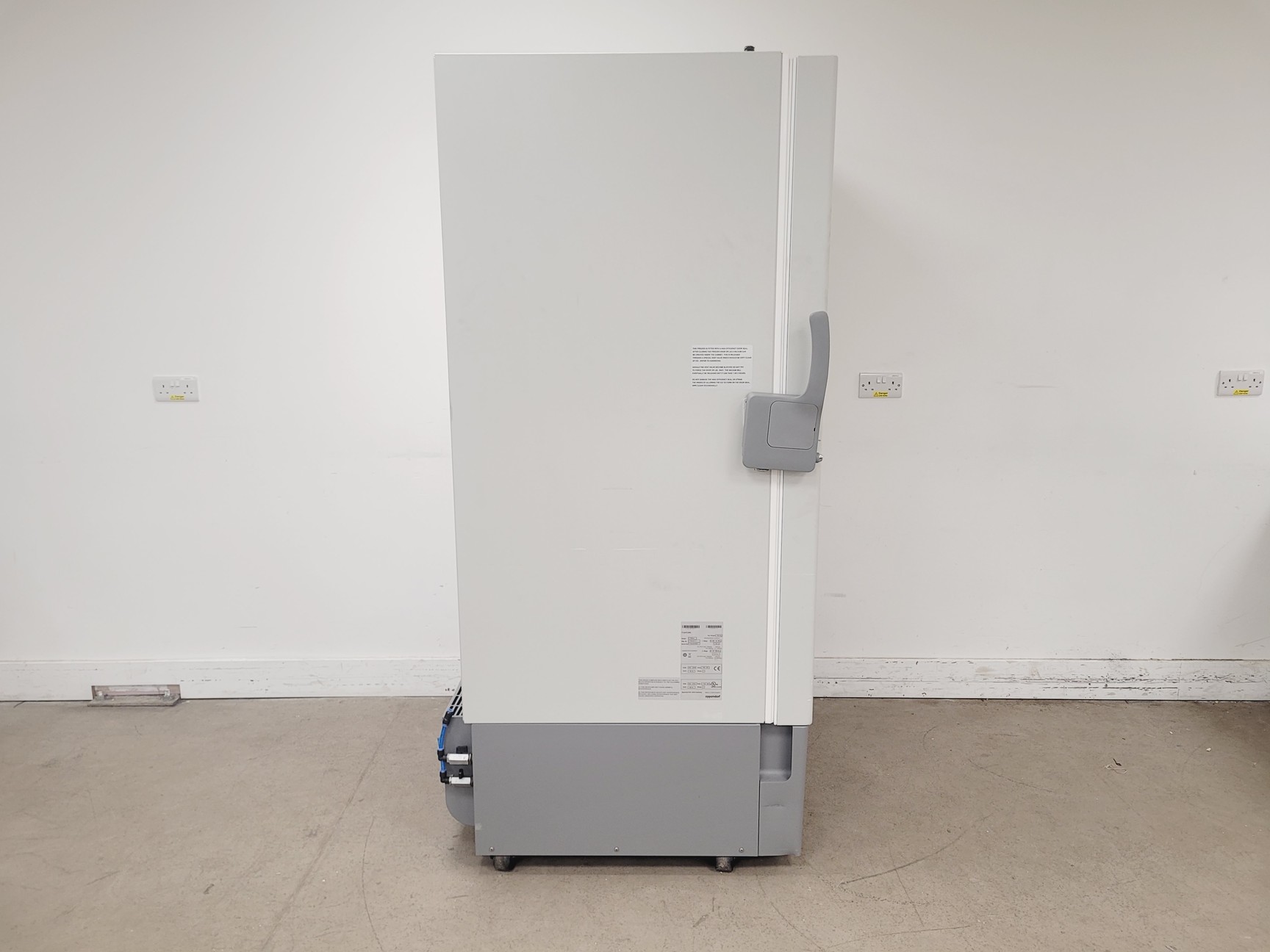 Image of Eppendorf CyroCube F740hiw Ultra Low Temperature Freezer Lab