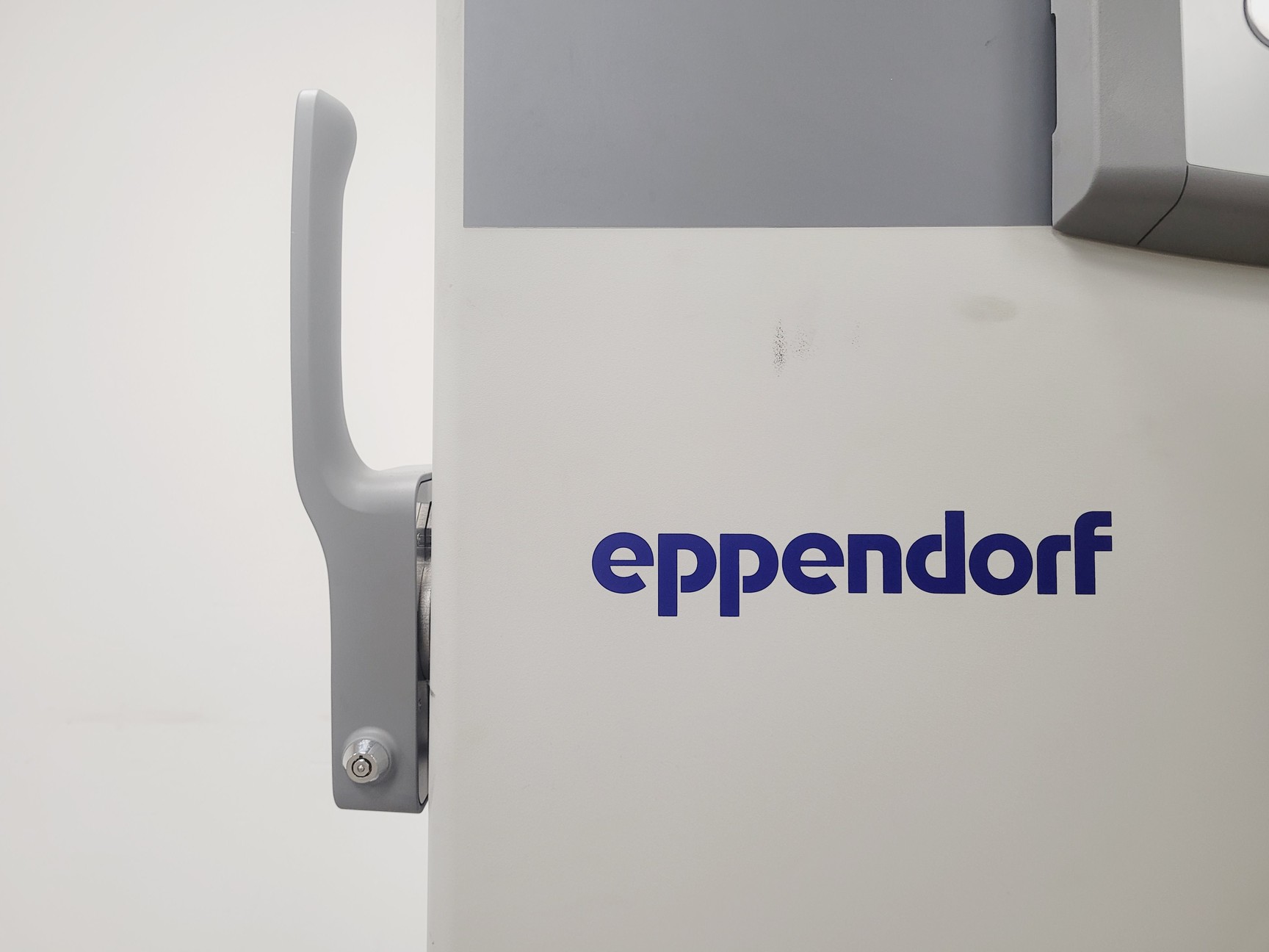 Image of Eppendorf CyroCube F740hiw Ultra Low Temperature Freezer Lab