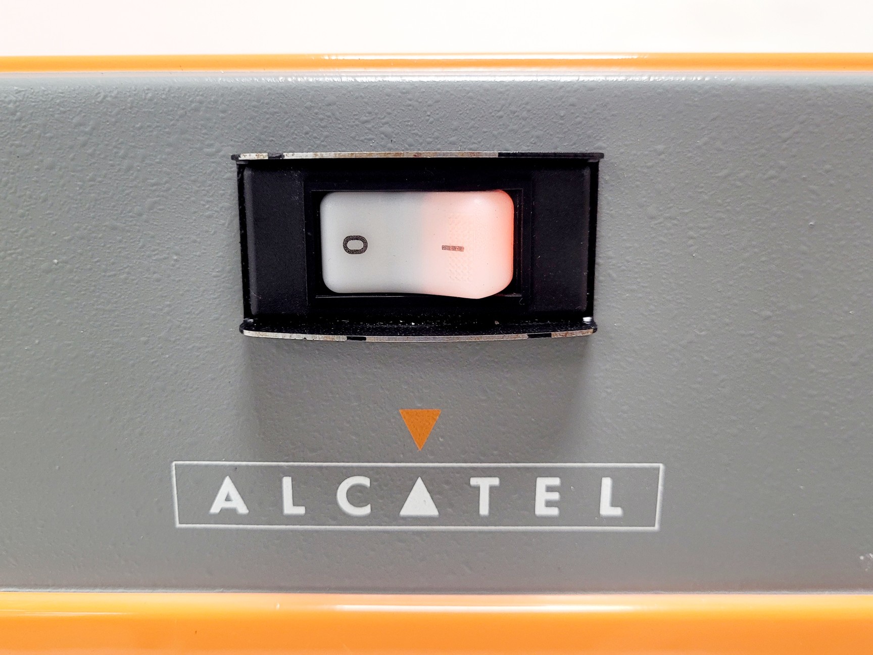 Image of Alcatel Drytel 100 Turbomolecular Vacuum Pump