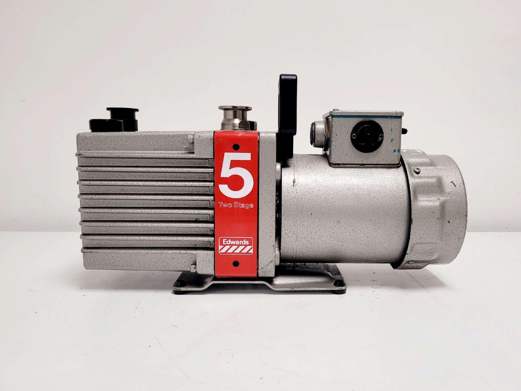 Image of Edwards 5 E2M5 Two Stage Rotary Vane Vacuum Pump