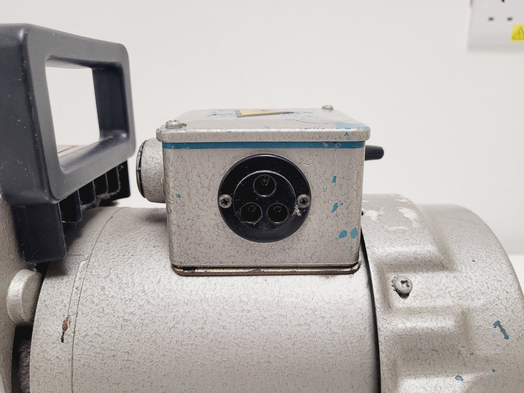 Image of Edwards 5 E2M5 Two Stage Rotary Vane Vacuum Pump