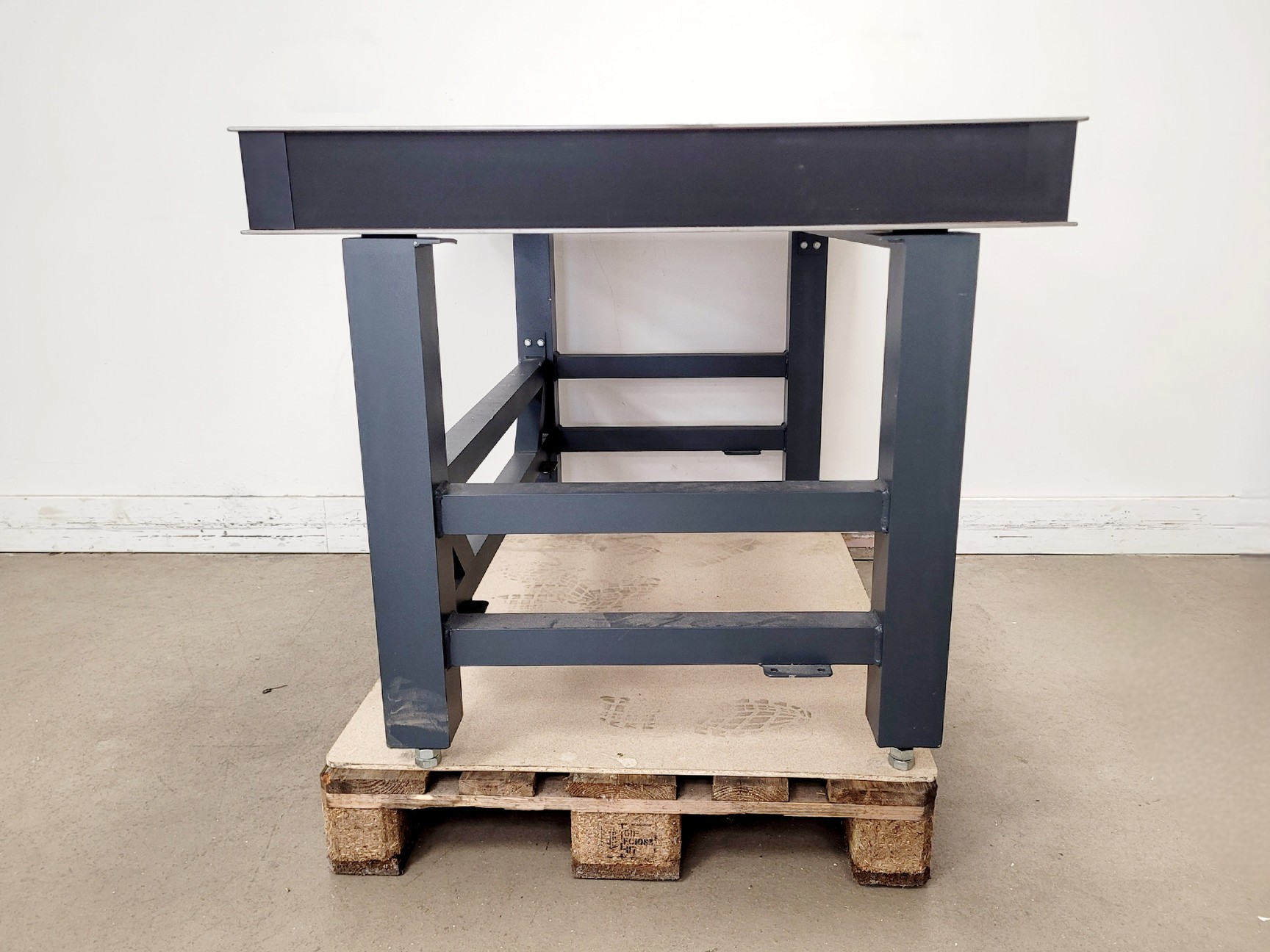 Image of Melles Griot Anti-Vibration Isolation Table