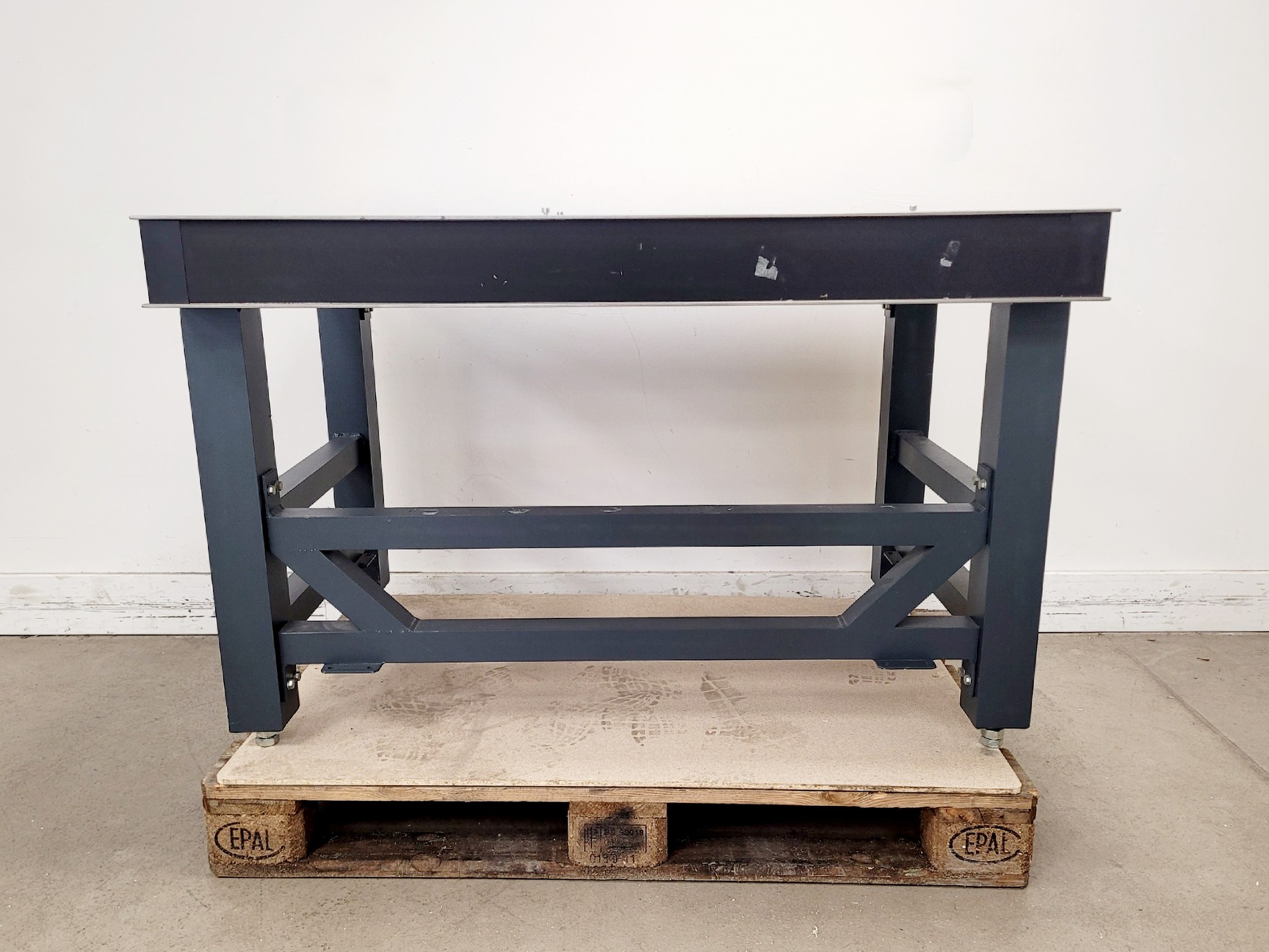 Image of Melles Griot Anti-Vibration Isolation Table