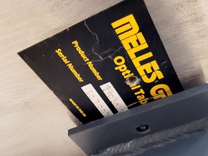 Thumbnail image of Melles Griot Anti-Vibration Isolation Table