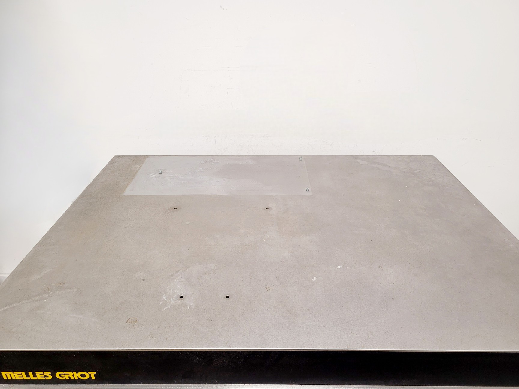 Image of Melles Griot Anti-Vibration Isolation Table