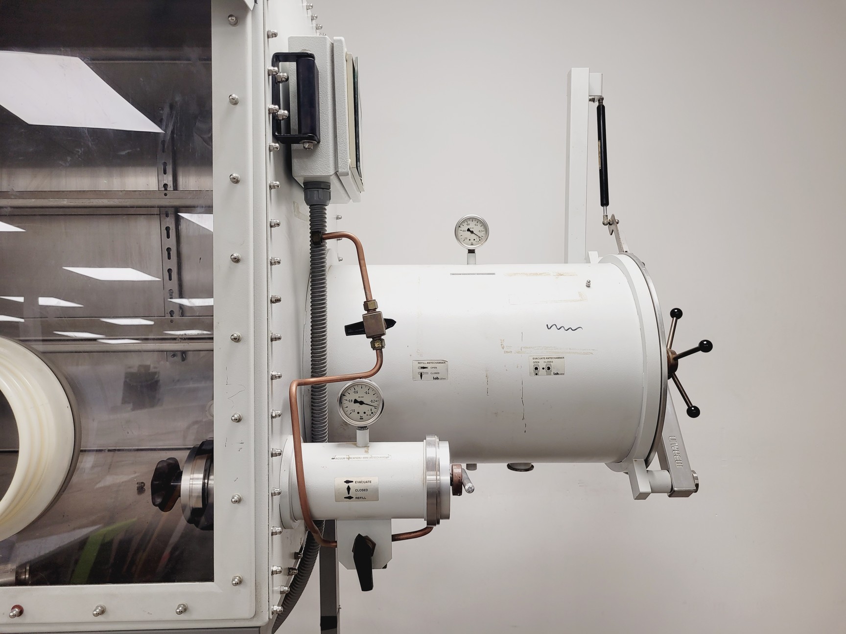 Image of MBraun Labstar 50 Glove Box Workstation