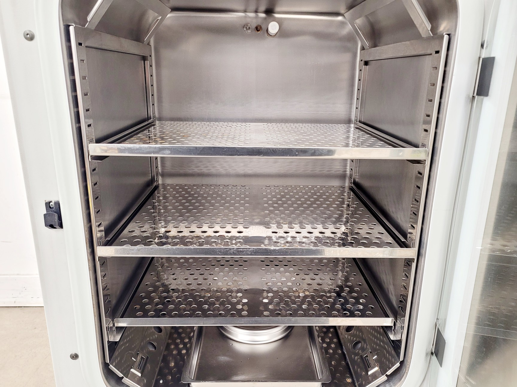 Image of Binder CB 210 Incubator Lab
