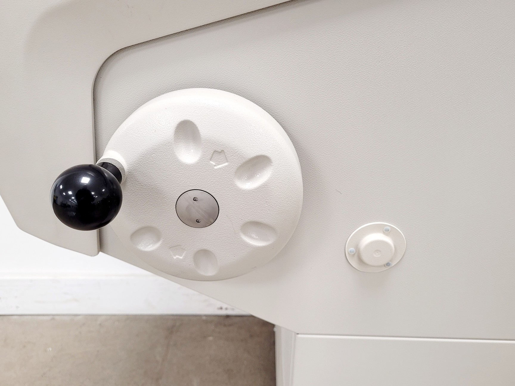 Image of Bright Model OTF5000 Cryostat w/ 2 x Cryo-m-bed, 2 x Object Holders & Blade
