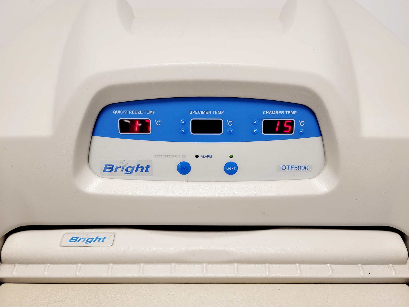 Image of Bright Model OTF5000 Cryostat w/ 2 x Cryo-m-bed, 2 x Object Holders & Blade
