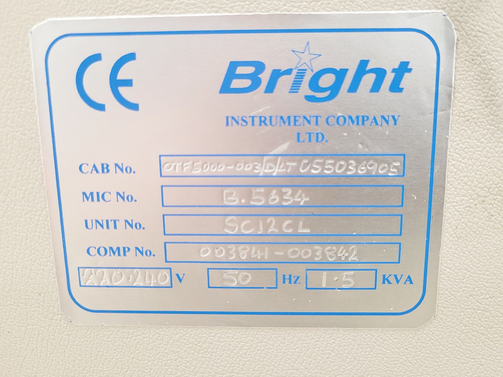 Image of Bright Model OTF5000 Cryostat w/ 2 x Cryo-m-bed, 2 x Object Holders & Blade