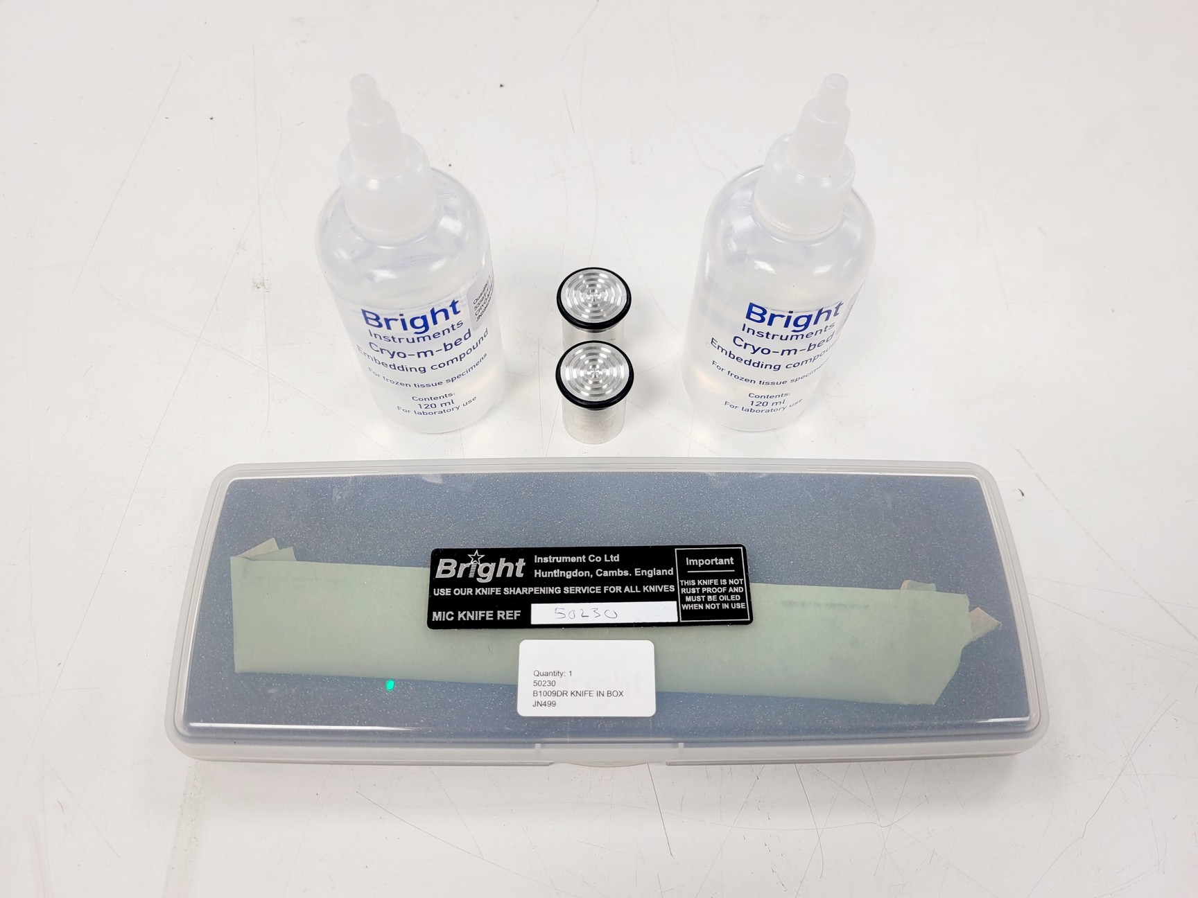 Image of Bright Model OTF5000 Cryostat w/ 2 x Cryo-m-bed, 2 x Object Holders & Blade