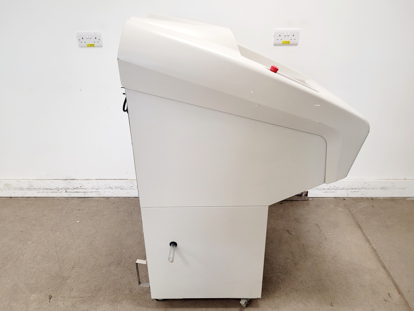 Image of Bright Model OTF5000 Cryostat w/ 2 x Cryo-m-bed, 2 x Object Holders & Blade