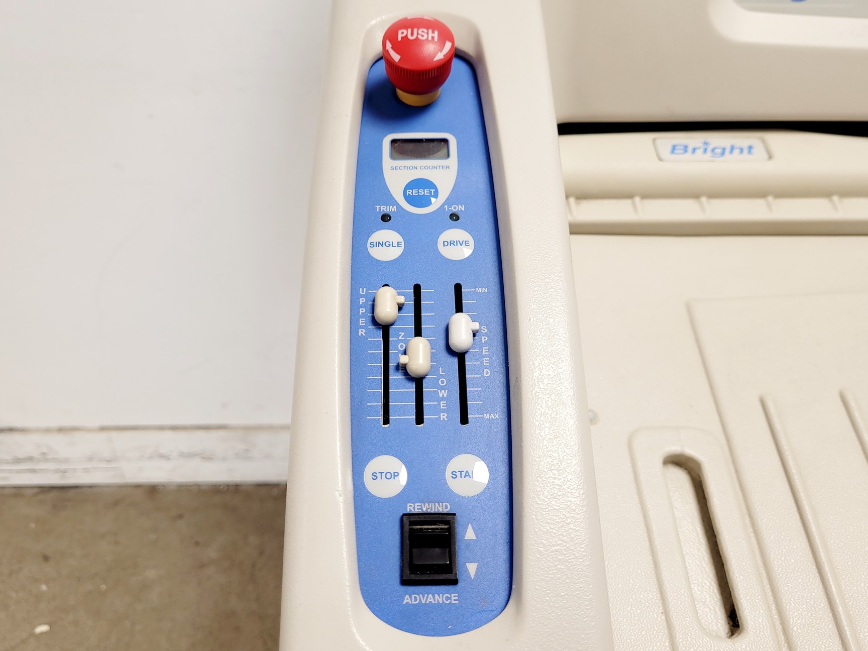 Image of Bright Model OTF5000 Cryostat w/ 2 x Cryo-m-bed, 2 x Object Holders & Blade