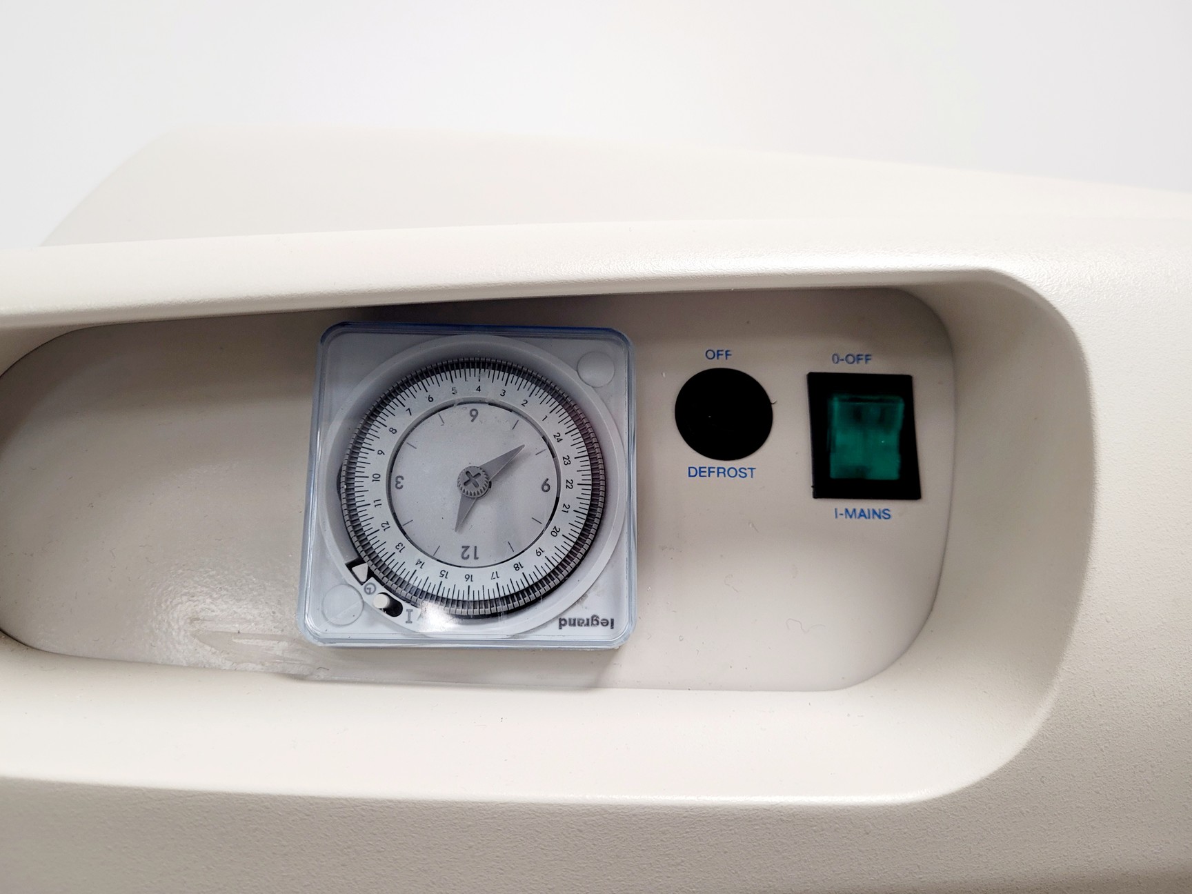Image of Bright Model OTF5000 Cryostat w/ 2 x Cryo-m-bed, 2 x Object Holders & Blade