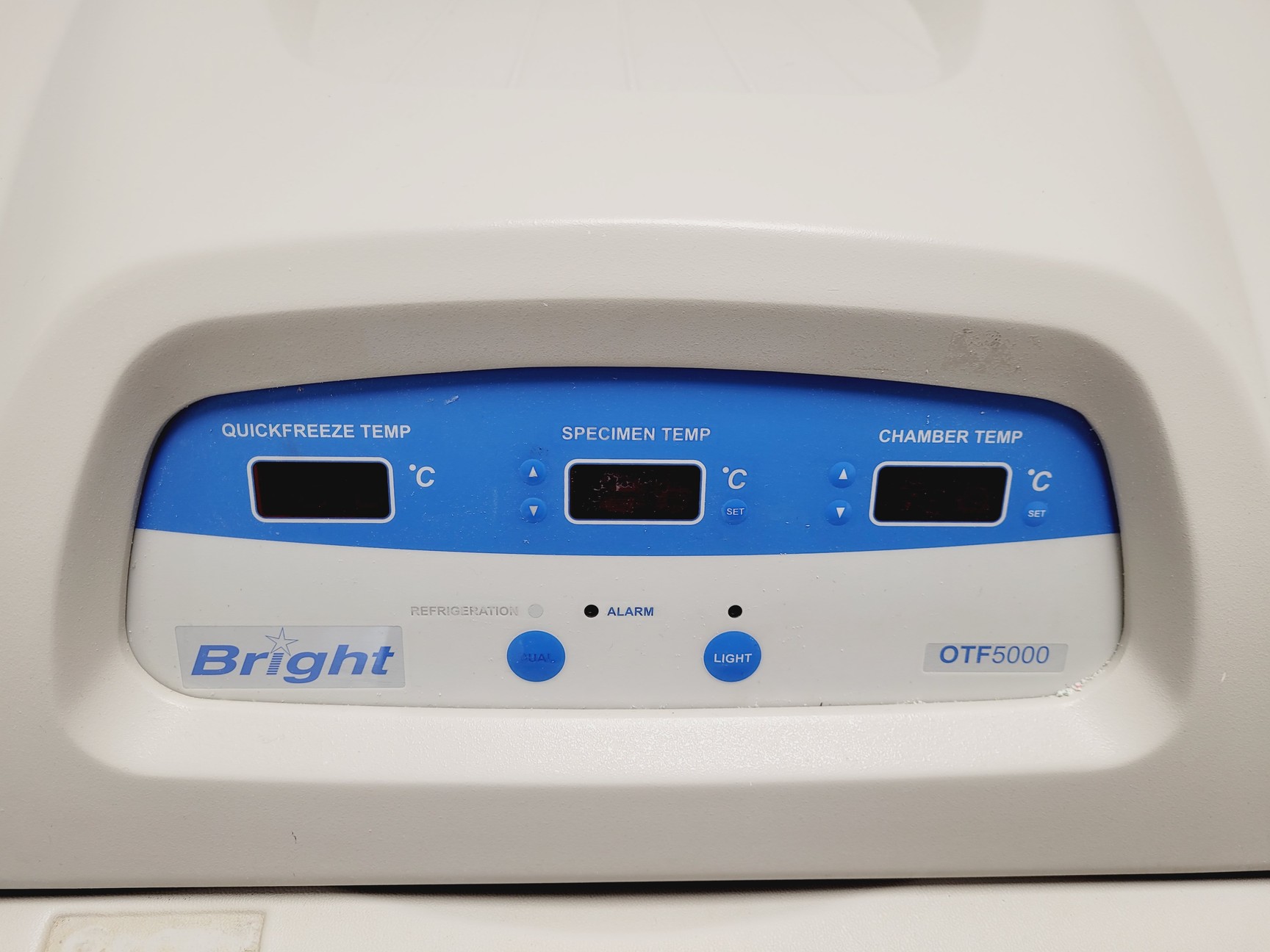 Image of Bright Model OTF5000 Cryostat w/ 2 x Cryo-m-bed, 2 x Object Holders & Blade