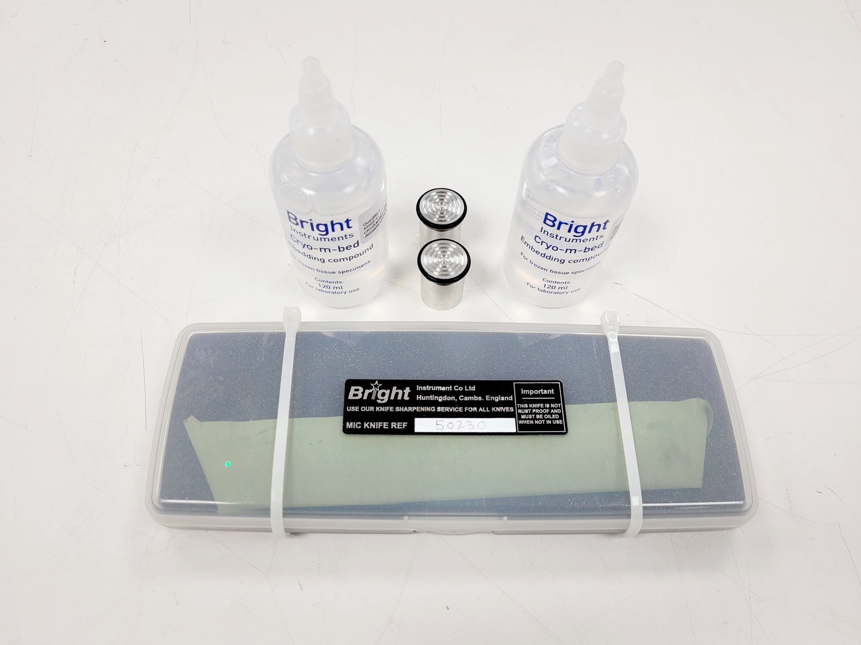 Image of Bright Model OTF5000 Cryostat w/ 2 x Cryo-m-bed, 2 x Object Holders & Blade