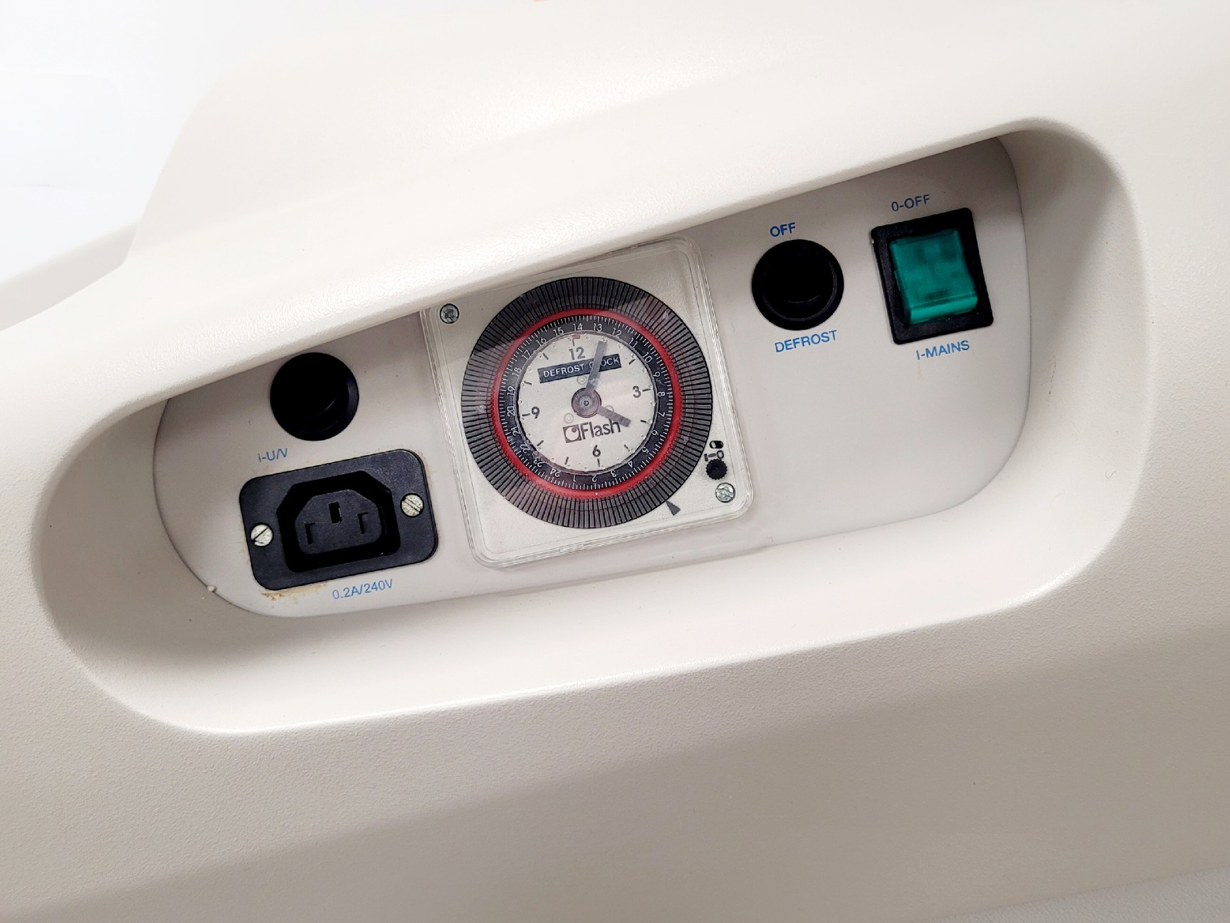 Image of Bright Model OTF5000 Cryostat w/ 2 x Cryo-m-bed, 2 x Object Holders & Blade