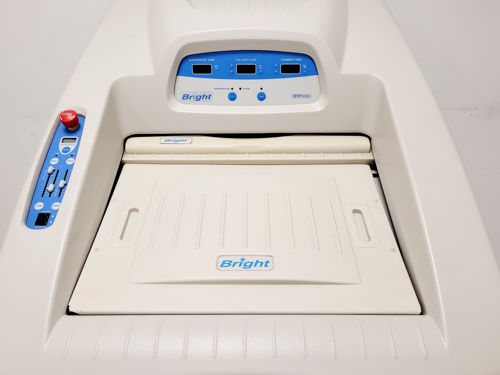 Image of Bright Model OTF5000 Cryostat w/ 2 x Cryo-m-bed, 2 x Object Holders & Blade
