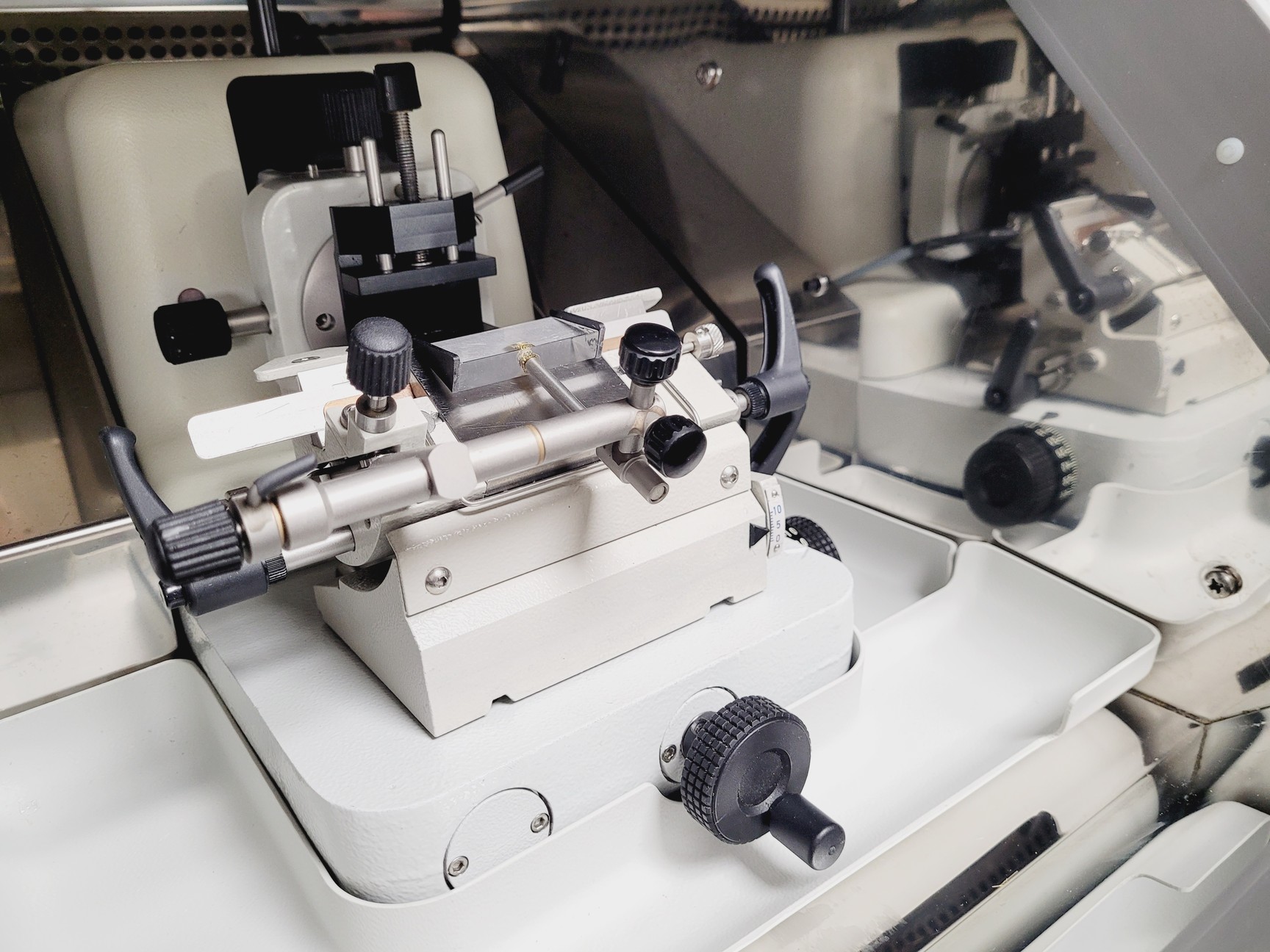 Image of Bright Model OTF6000 Cryostat w/ 2x Cryo-m-bed, 7 x Object Holders & Accessories