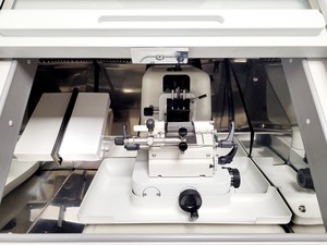 Thumbnail image of Bright Model OTF6000 Cryostat w/ 2x Cryo-m-bed, 7 x Object Holders & Accessories