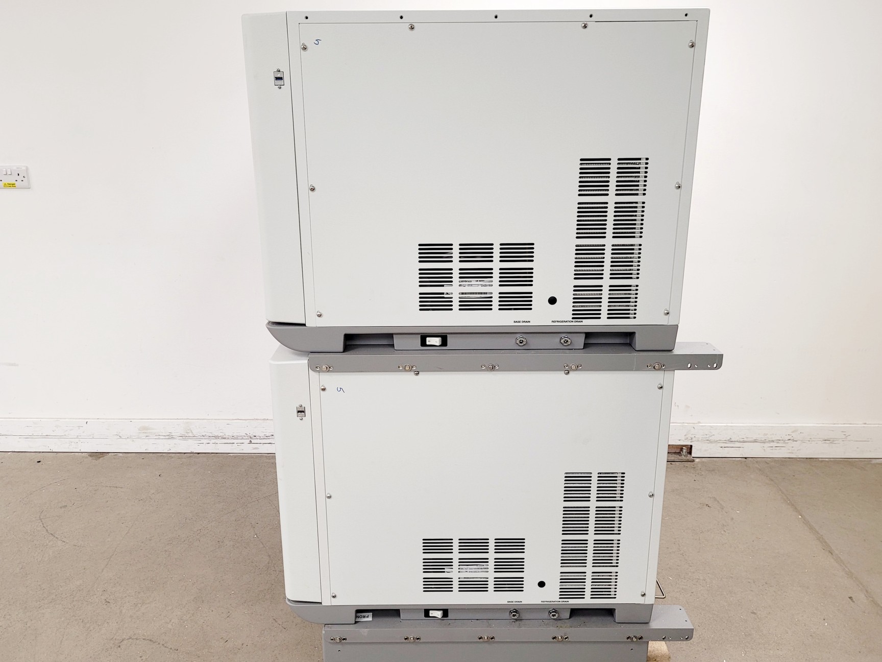 Image of Eppendorf Innova S44i Shaking Incubator Double Stack Lab