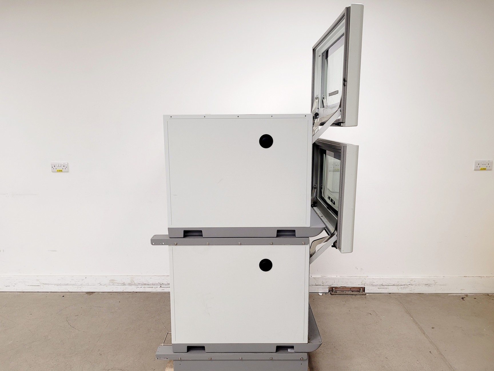 Image of Eppendorf Innova S44i Shaking Incubator Double Stack Lab