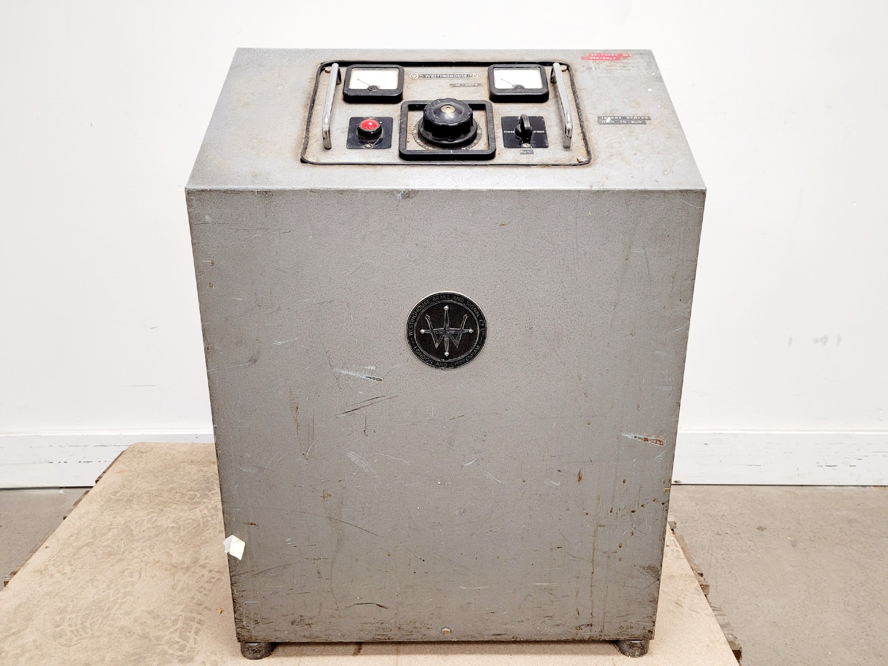 Image of Zeiss Ikon Favorit 16B 16mm Cinema Projector System with Arc/Xenon Lamp Setup