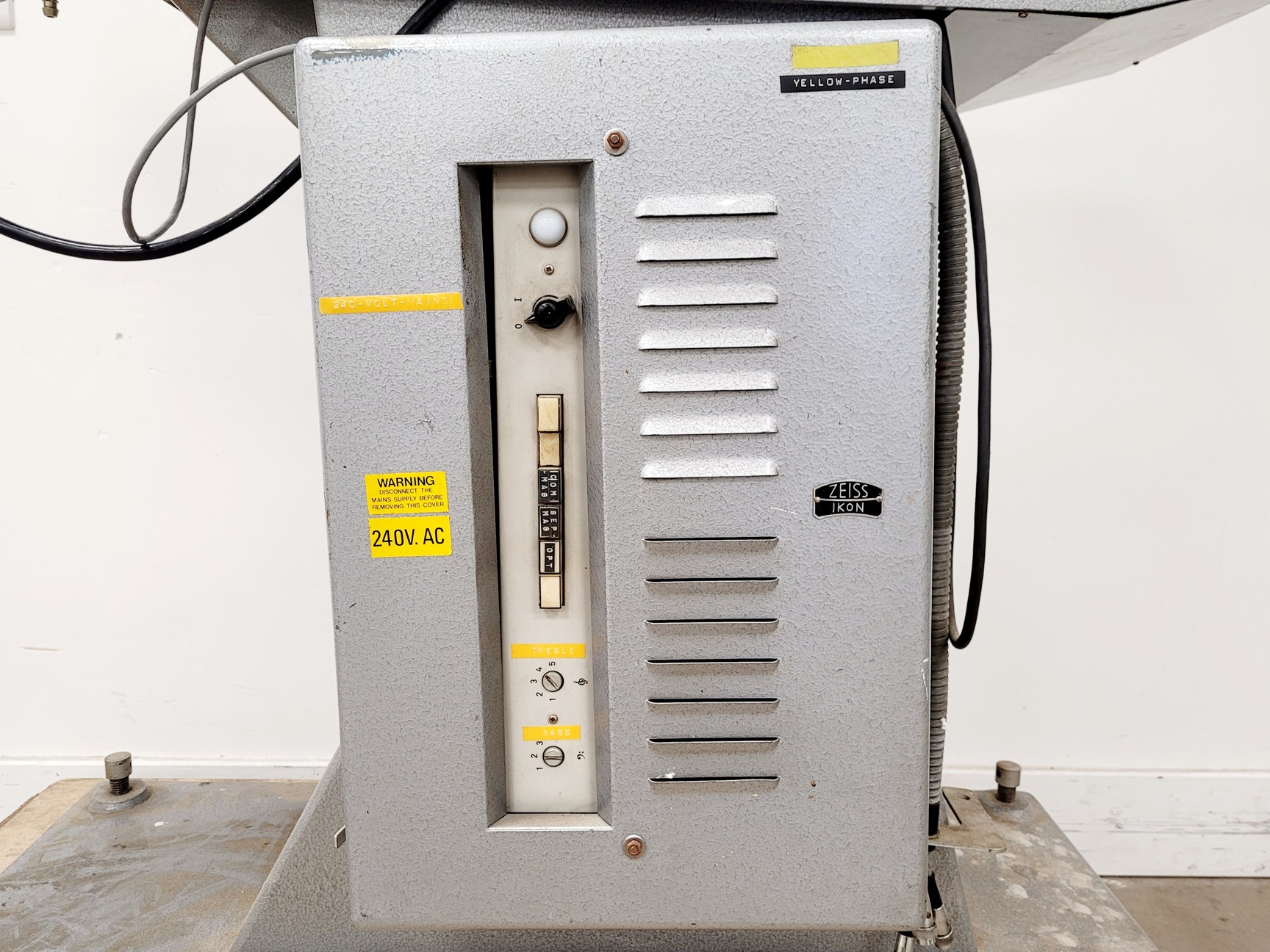 Image of Zeiss Ikon Favorit 16B 16mm Cinema Projector System with Arc/Xenon Lamp Setup
