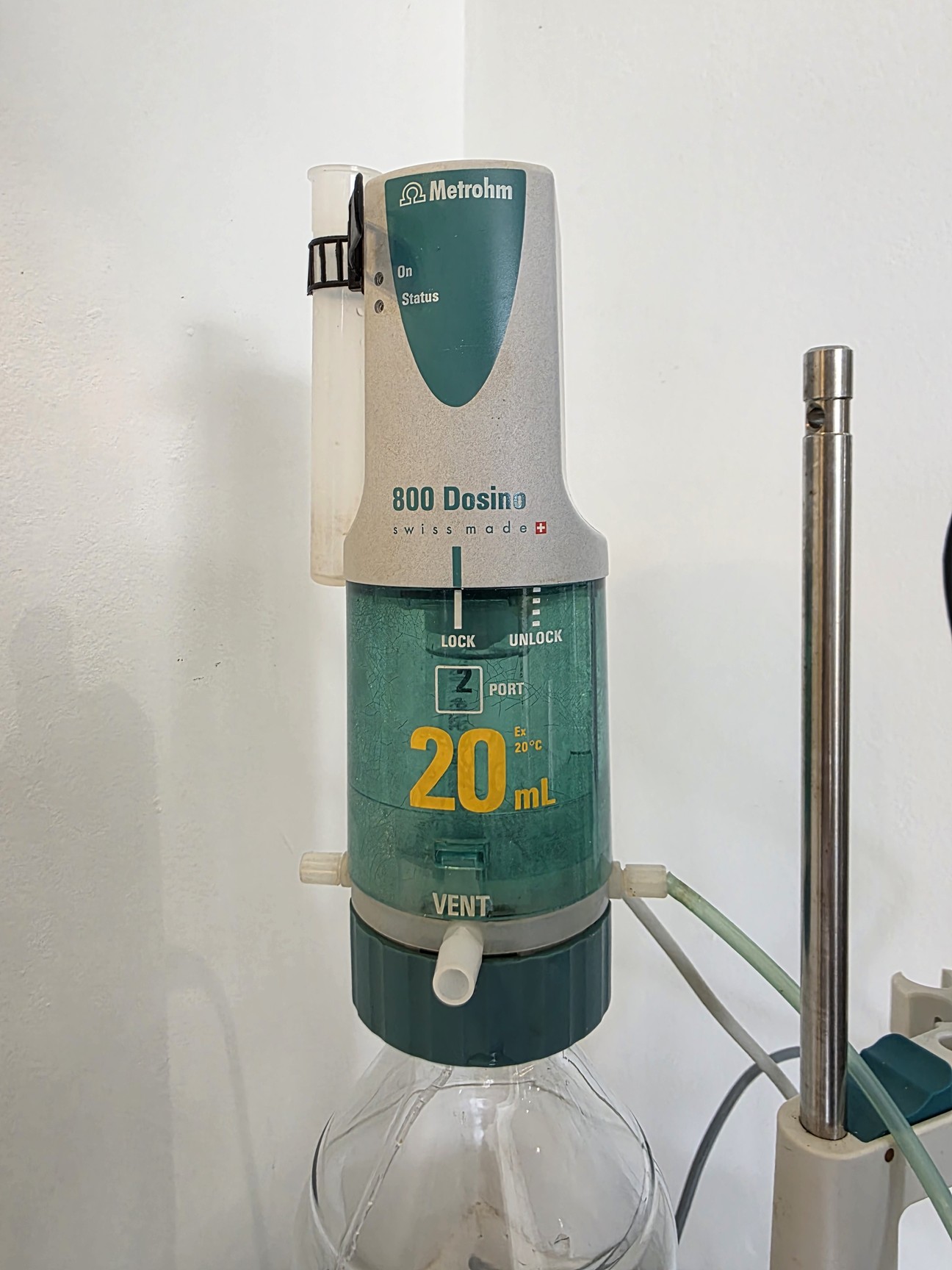 Image of Metrohm 916 Ti-Touch Magnetic Stirrer Titration System with Dosing Unit Lab