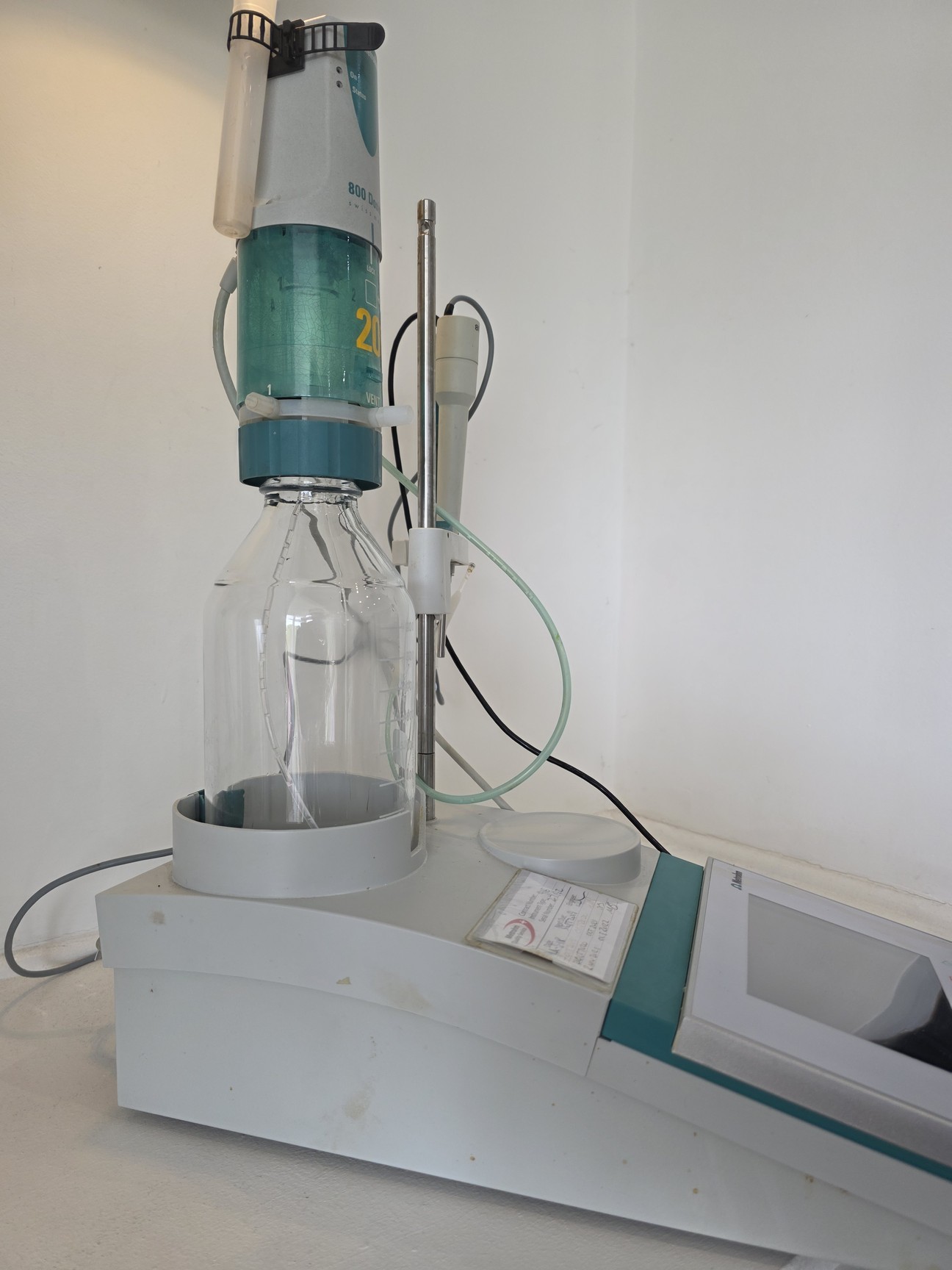 Image of Metrohm 916 Ti-Touch Magnetic Stirrer Titration System with Dosing Unit Lab
