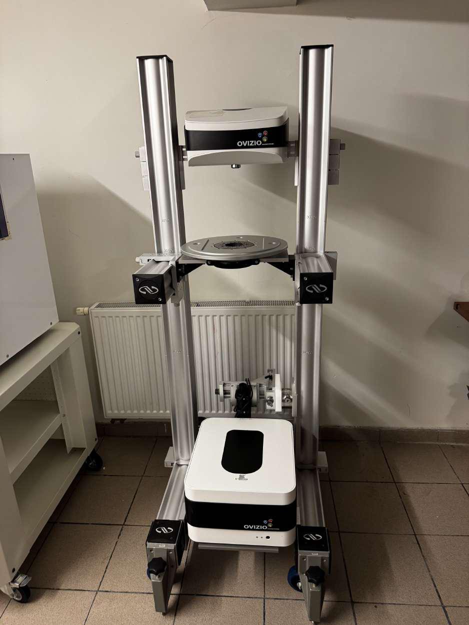Image of Ovizio Bioreactor Microscope System (2014) w/ Accessories & Transport Cases Lab