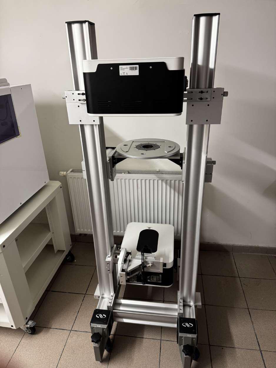 Image of Ovizio Bioreactor Microscope System (2014) w/ Accessories & Transport Cases Lab