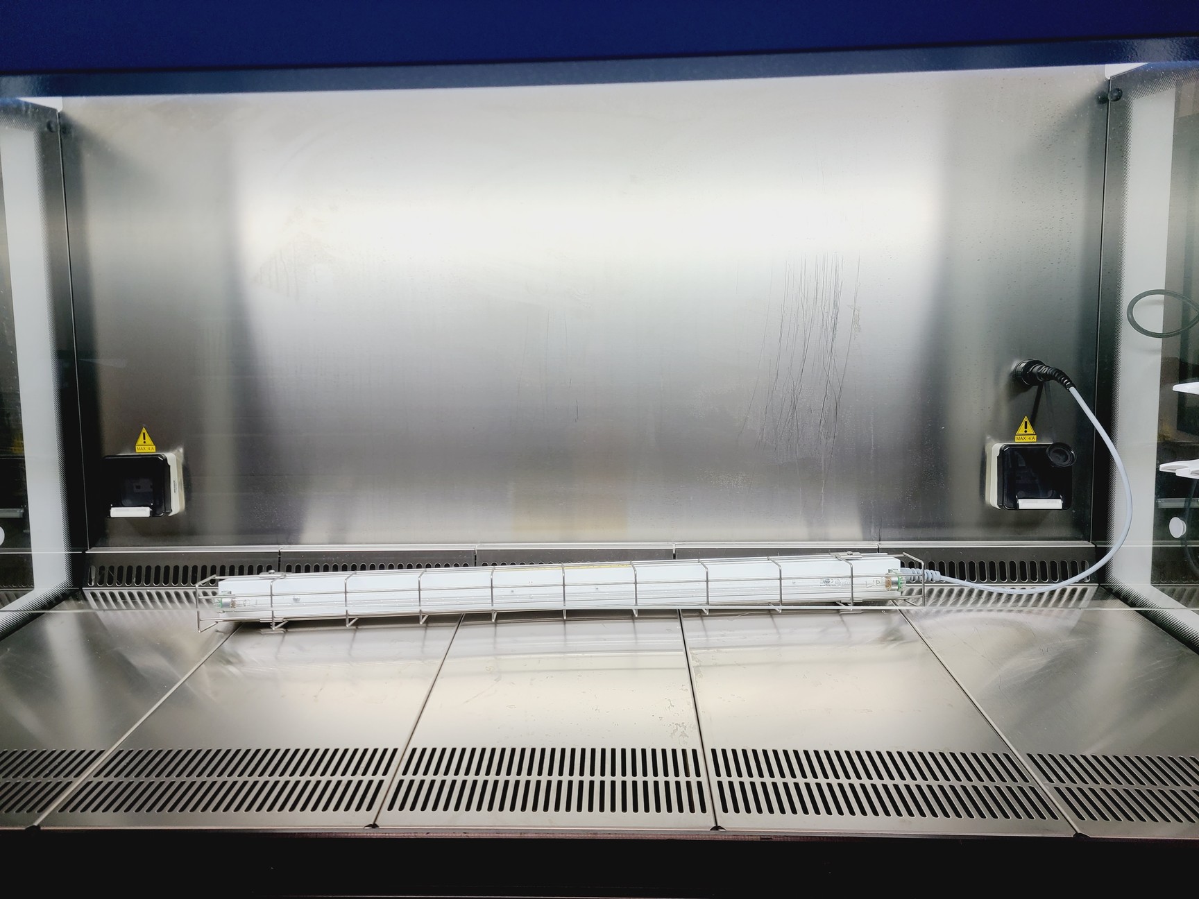 Image of Faster SafeFAST Premium 215 Class II Biological Safety Cabinet Lab