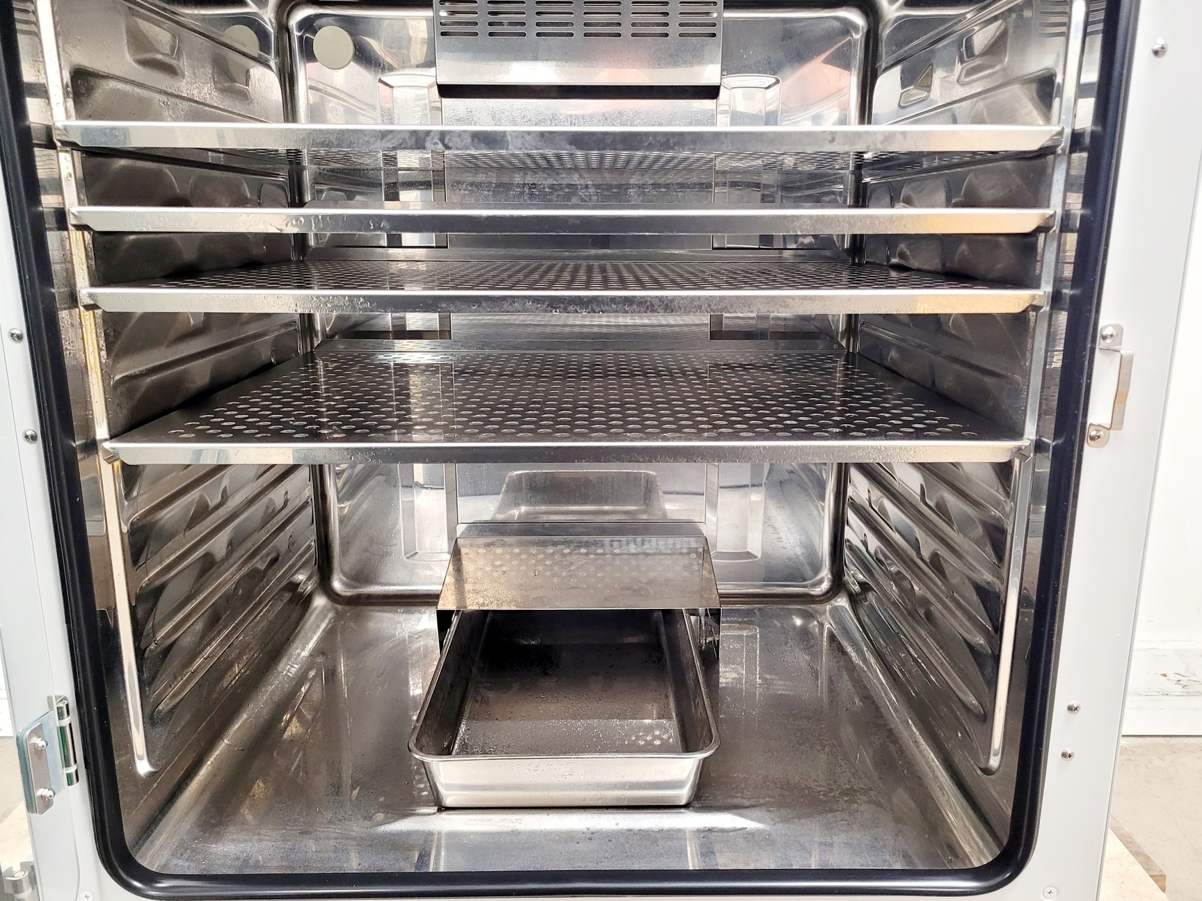 Image of PCHBI MCO-230AICUV-PE CO2 Incubator (2022) Lab
