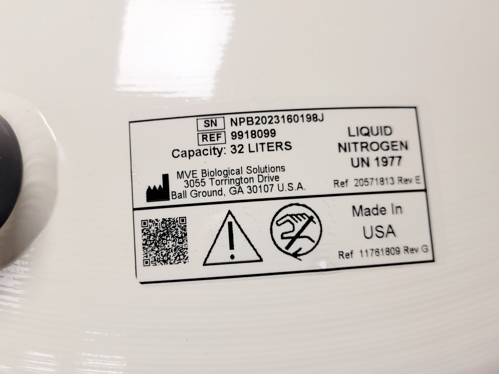 Image of MVE Biological Solutions Lab 30 32l Liquid Nitrogen Dewar
