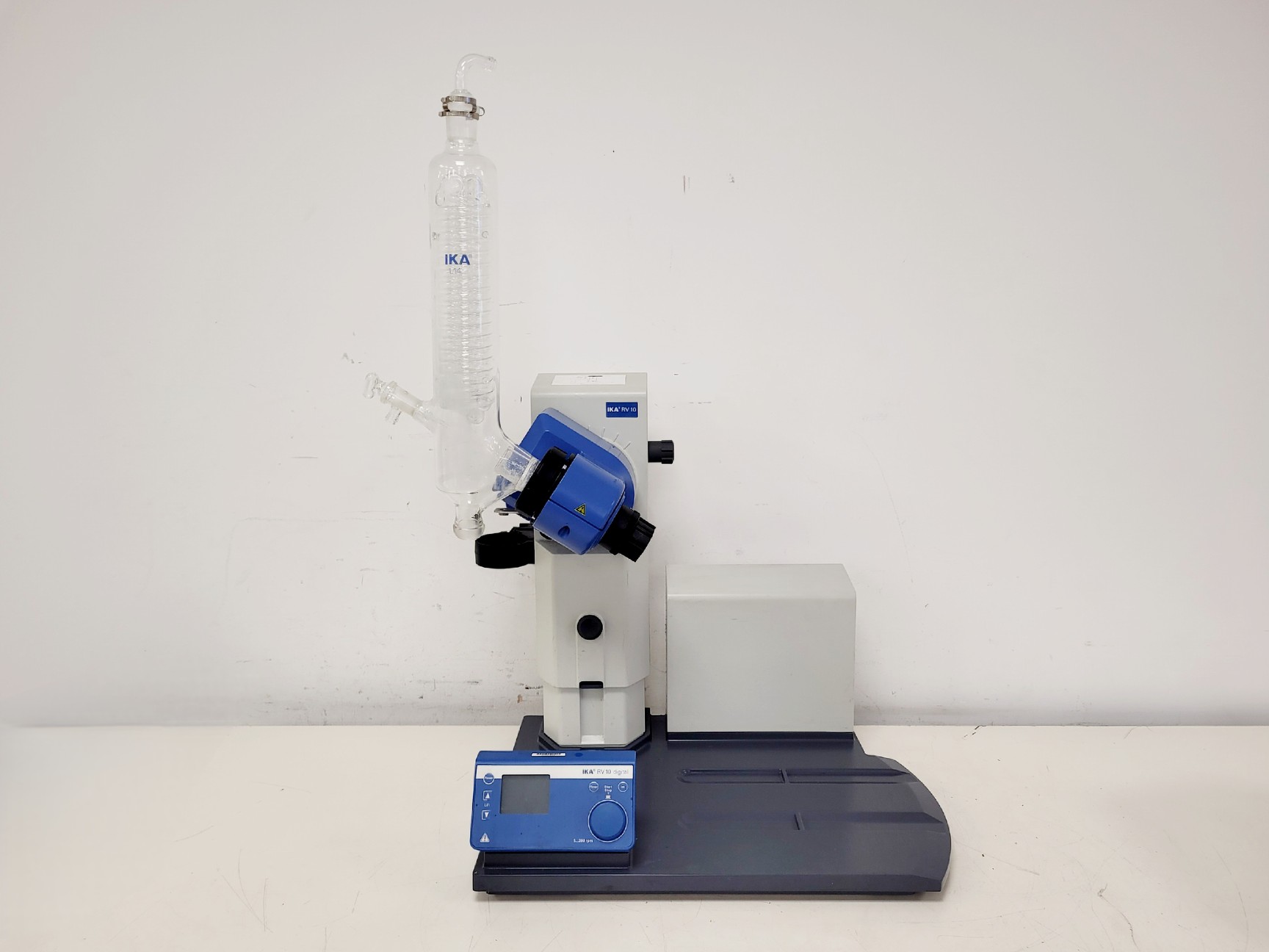 Image of IKA RV 10 D S99 Rotary Evaporator W/ HB10 Water Bath Lab
