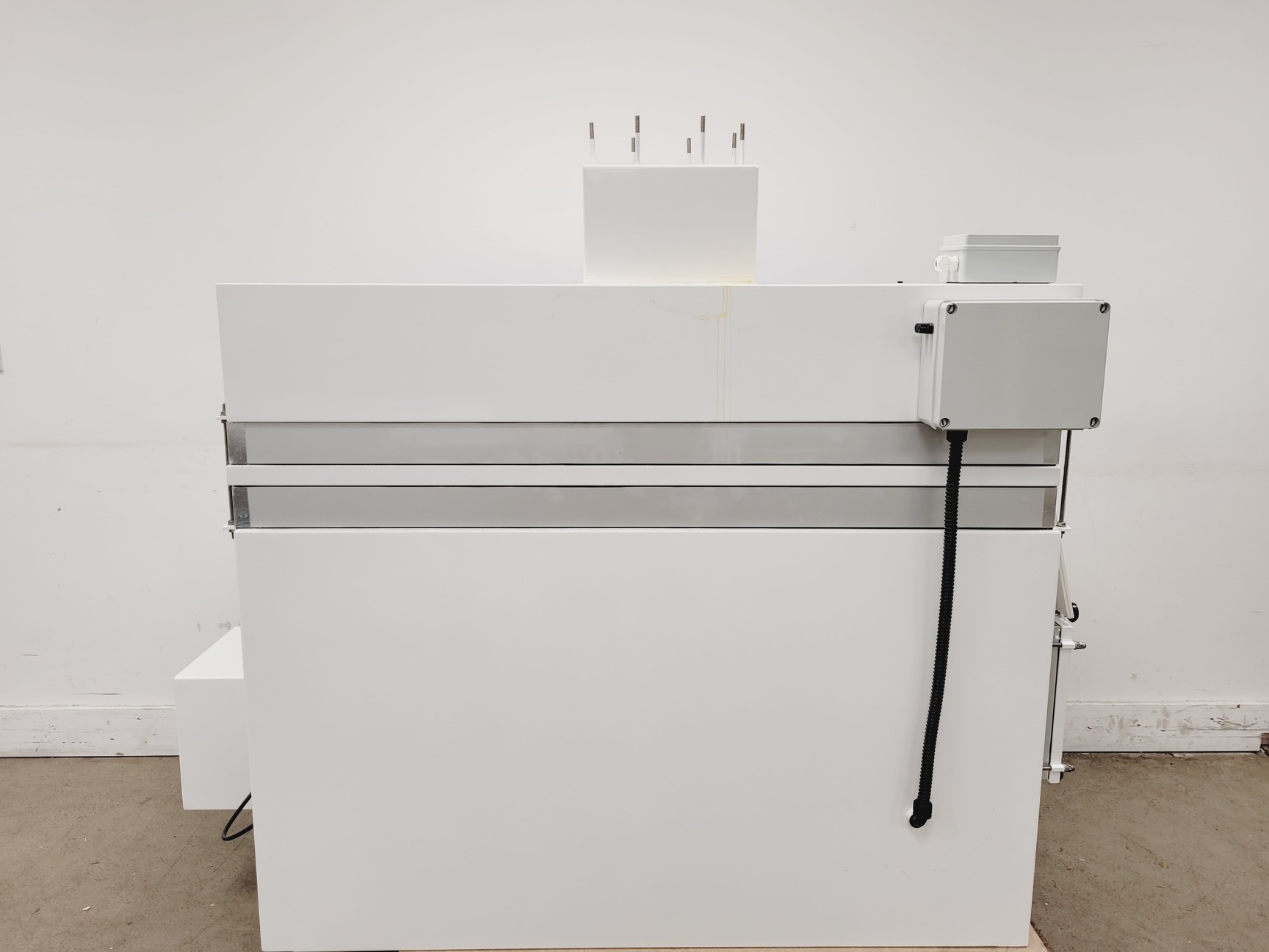 Image of Walker Model Class III Gen 6 Controls MSC Microbiological Safety Cabinet