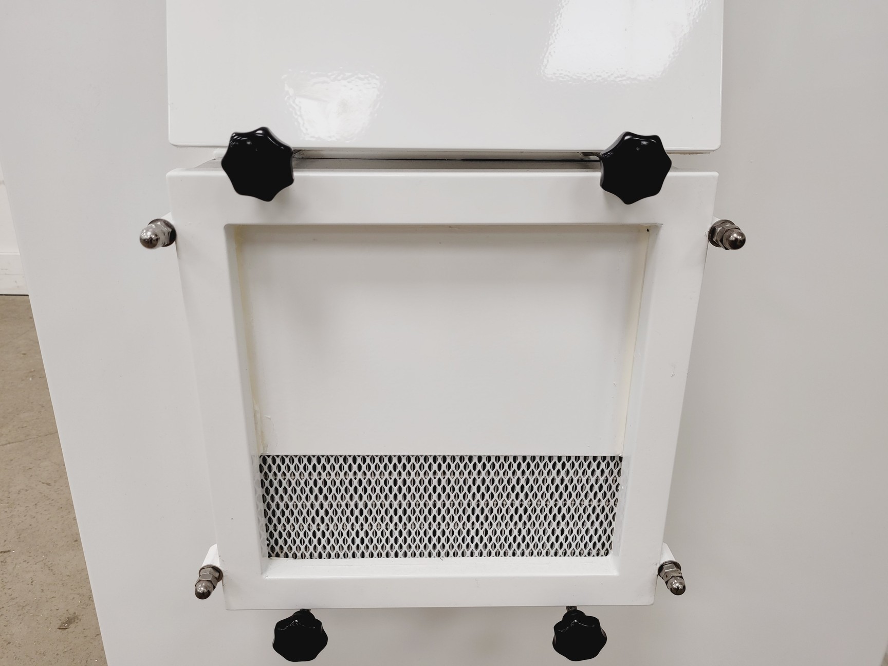 Image of Walker Model Class III Gen 6 Controls MSC Microbiological Safety Cabinet