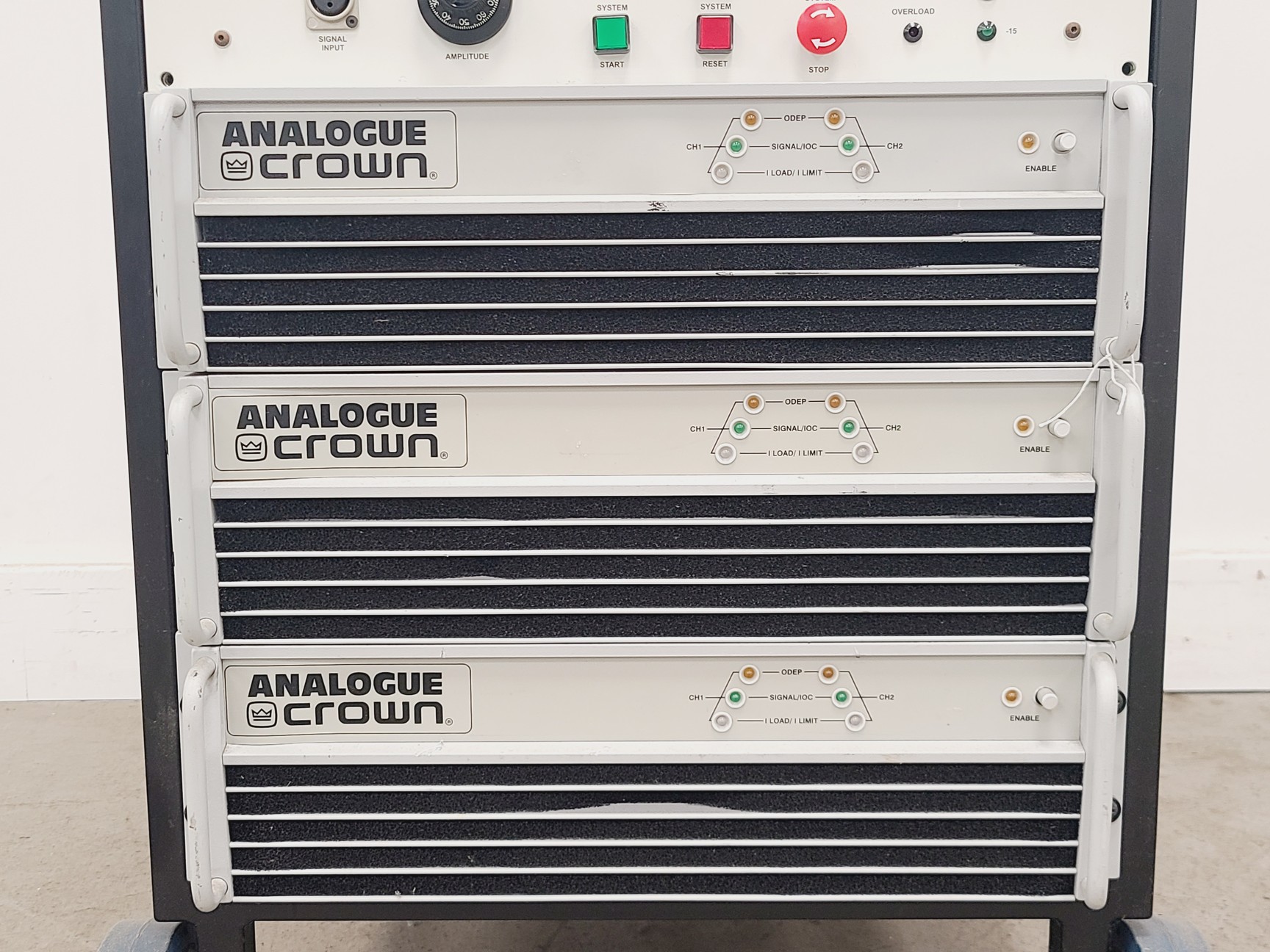 Image of Analogue Crown Power Amplification Unit Model 9069 and 2 x 9089