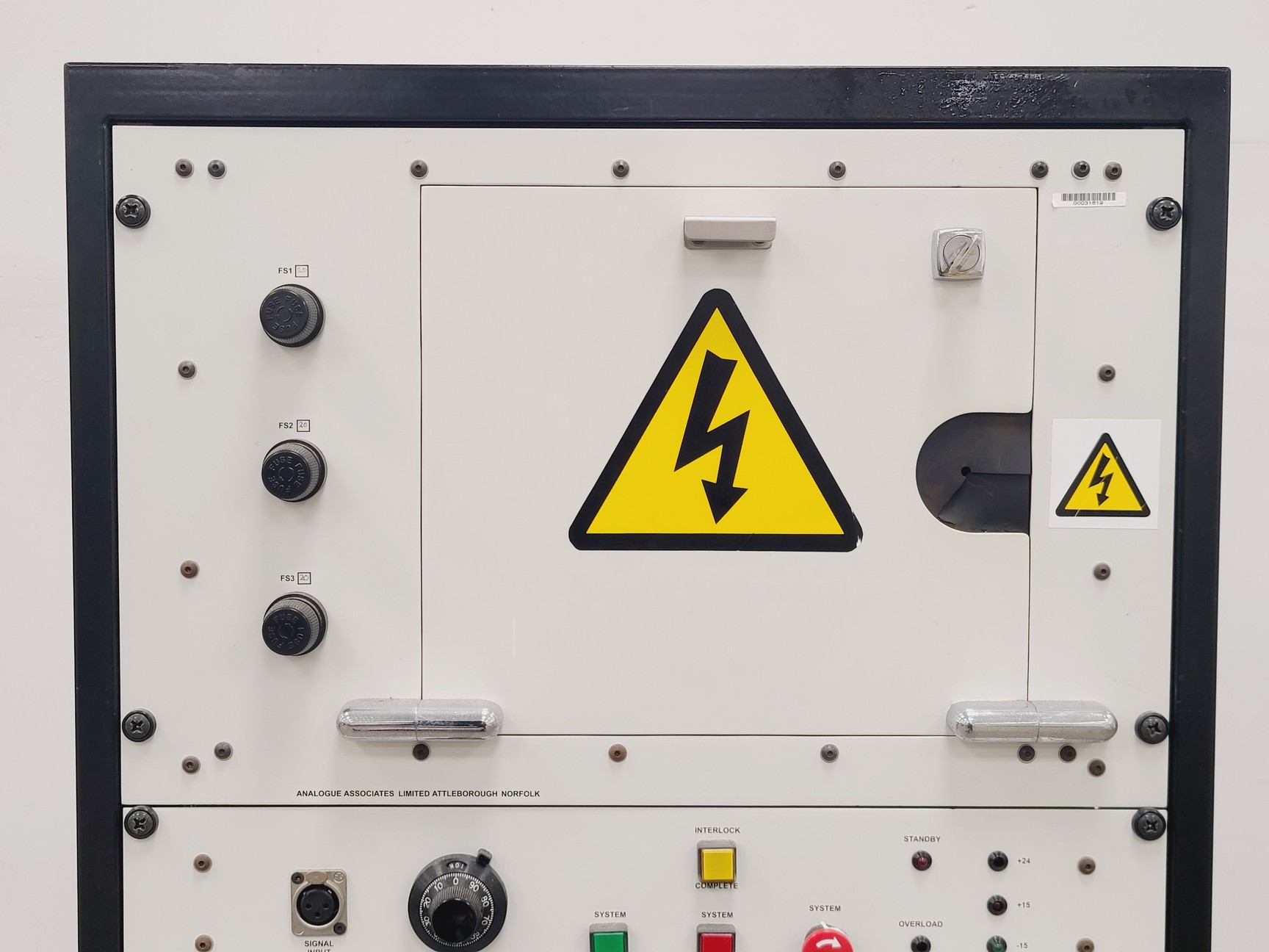 Image of Analogue Crown Power Amplification Unit Model 9069 and 2 x 9089