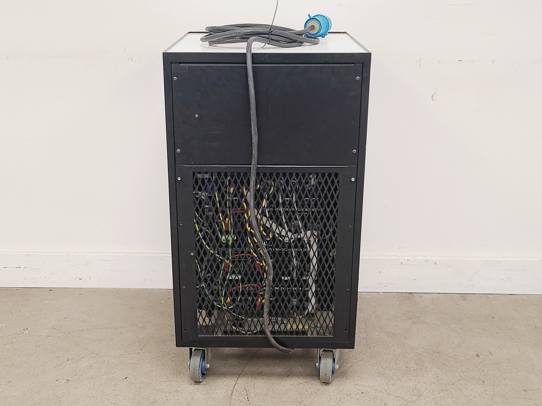 Image of Analogue Crown Power Amplification Unit Model 9069 and 2 x 9089