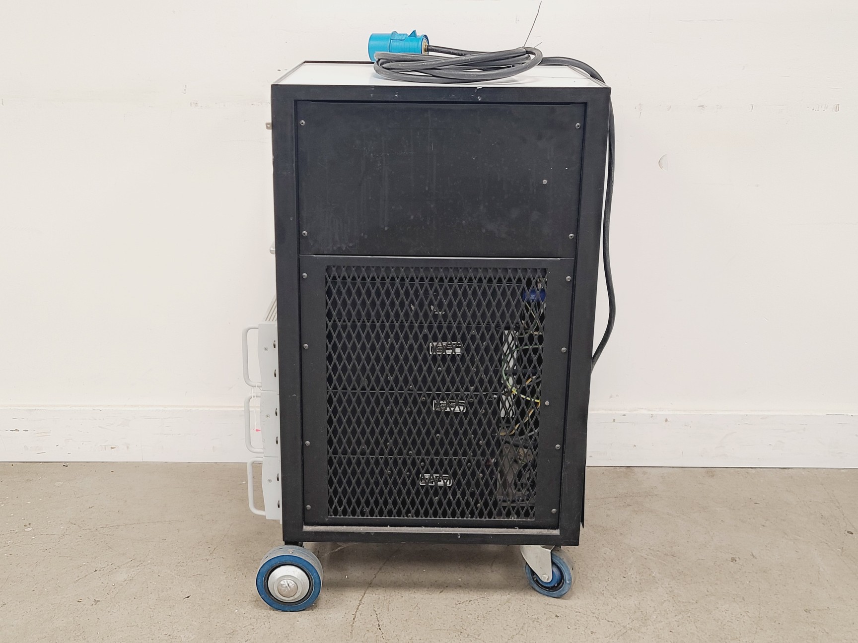Image of Analogue Crown Power Amplification Unit Model 9069 and 2 x 9089