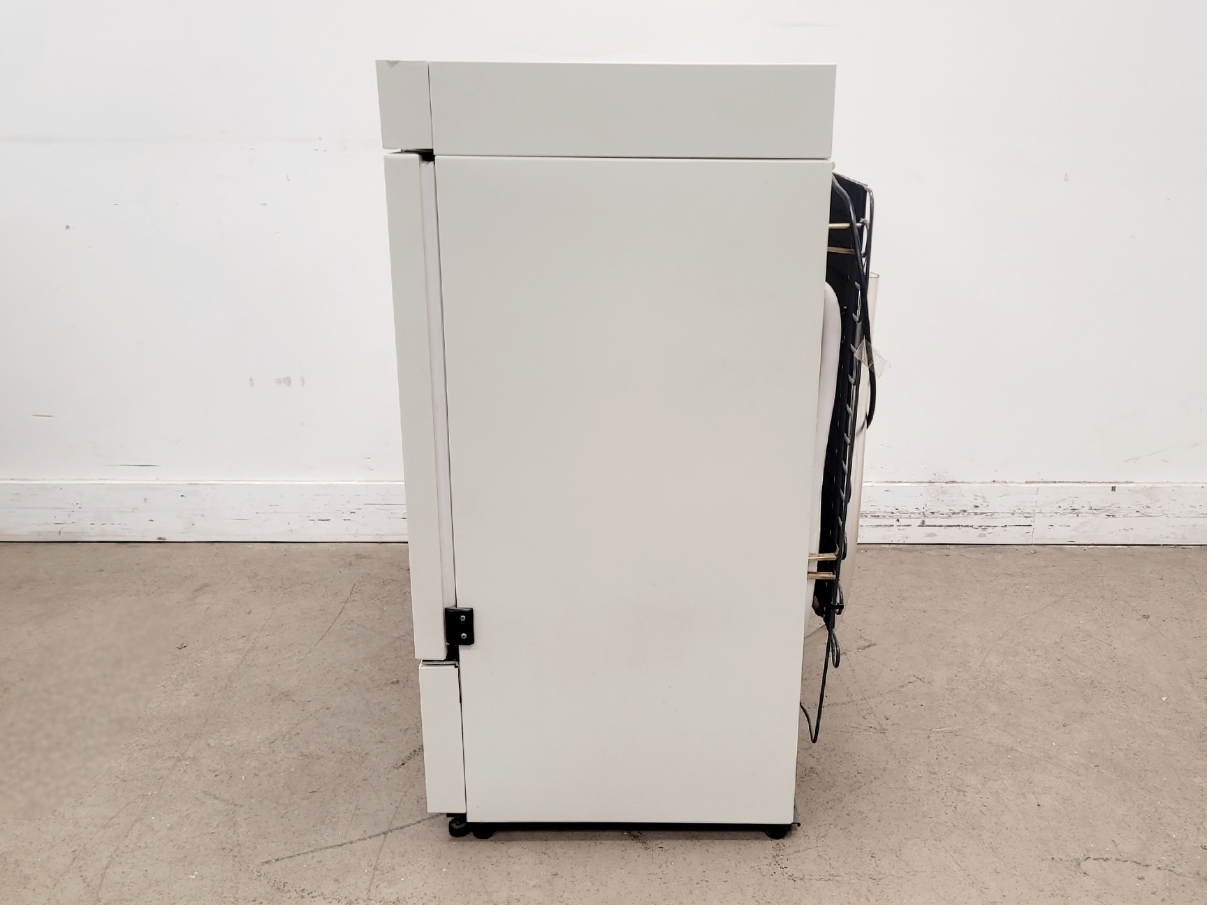 Image of Sanyo MIR-153 Refrigerated Incubator Lab