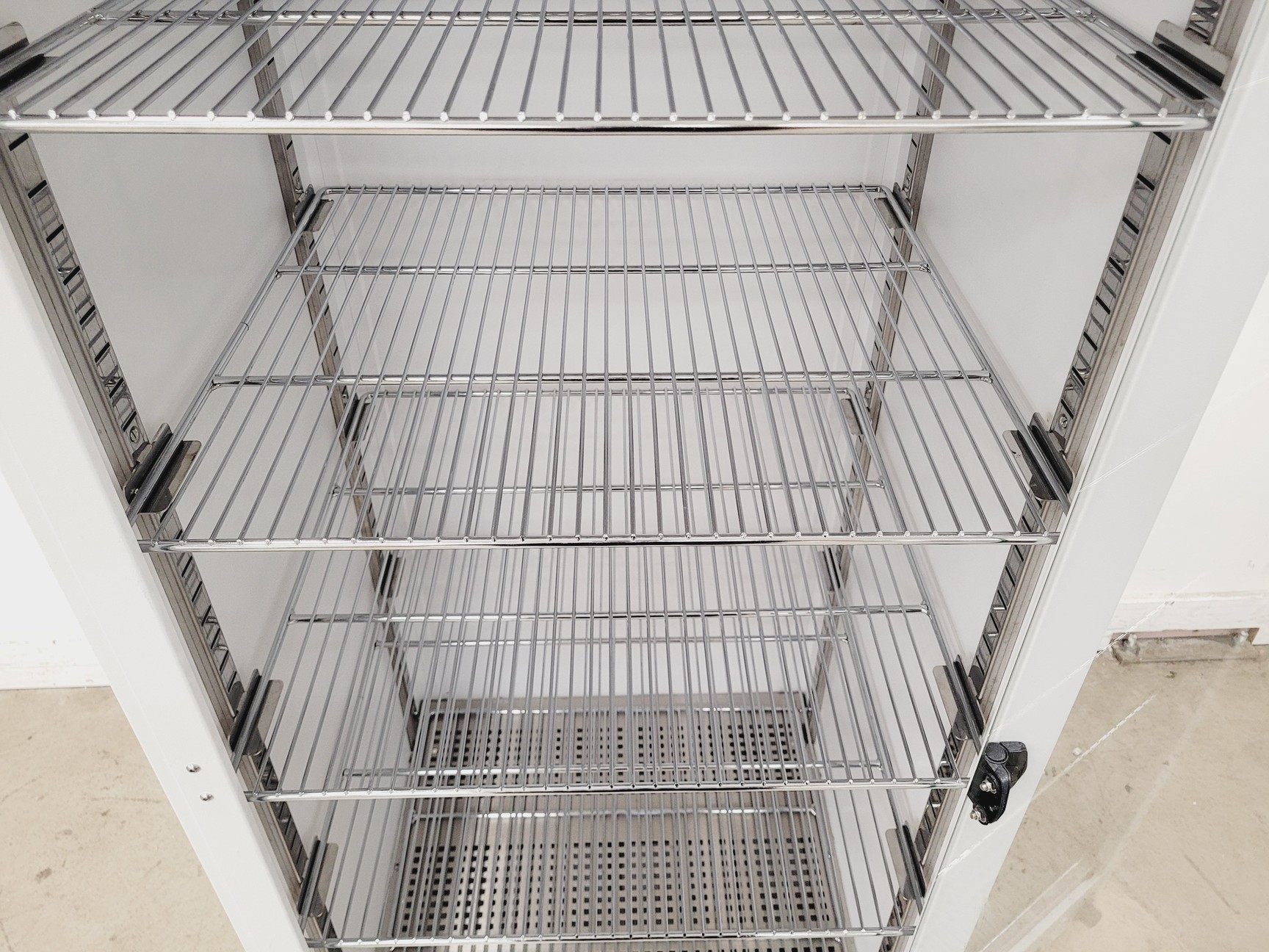 Image of Leec F2 Drying Cabinet Lab