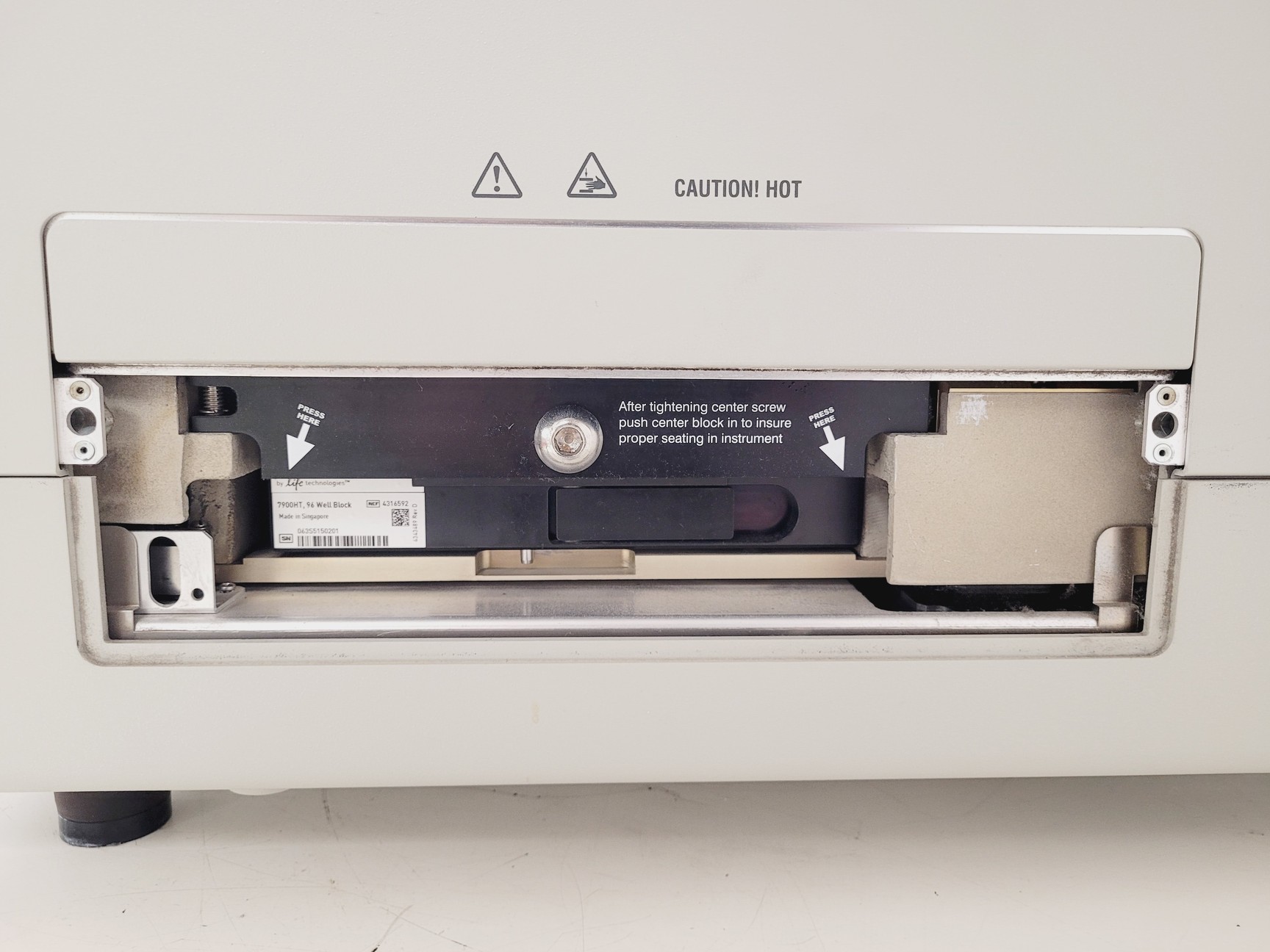 Image of Applied Biosystems 7900HT Fast Real-Time PCR System Lab