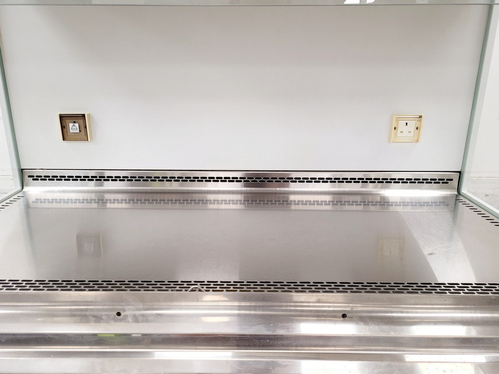 Image of ESCO Airstream AC2-9G1 Class II Biohazard Safety Cabinet w/ Stand