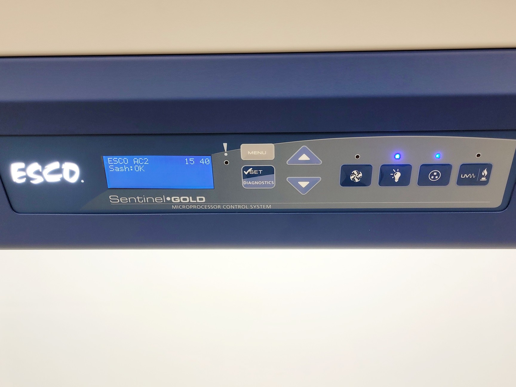 Image of Esco Airstream Duo AC2-4G8 Class II BSC Safety Cabinet Lab