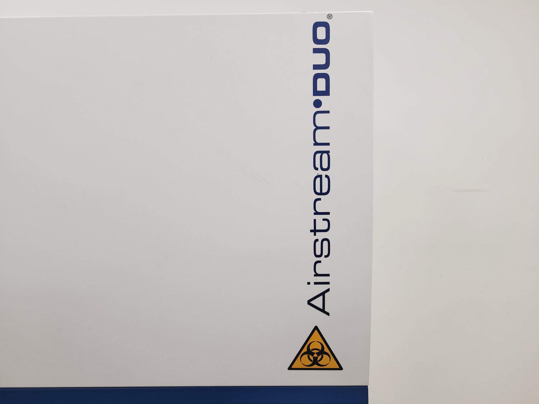 Image of Esco Airstream Duo AC2-4G8 Class II BSC Safety Cabinet Lab