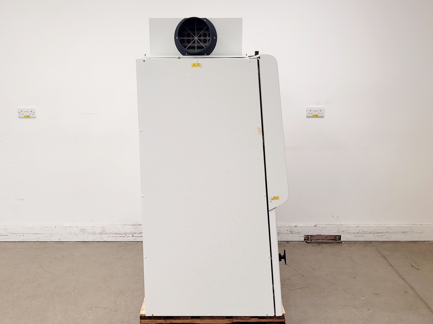 Image of Bioquell Microflow Advanced Bio Safety Cabinet Class 2 - ABS1200CLS2-Mk2